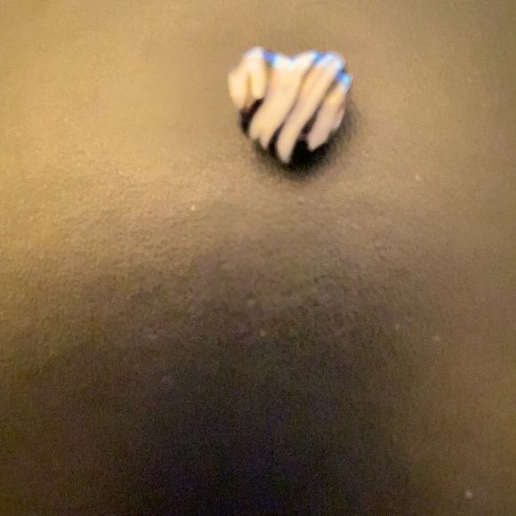 2 heart shaped animal print beads for a bracelet such as Pandora - Picture 4 of 6